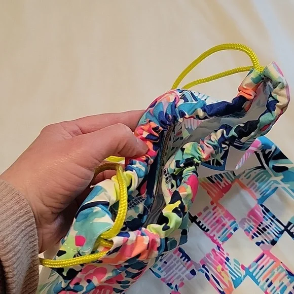 Lilly Pulitzer drawstring bag...great for beach, workout or shopping. NWT - Picture 8 of 8